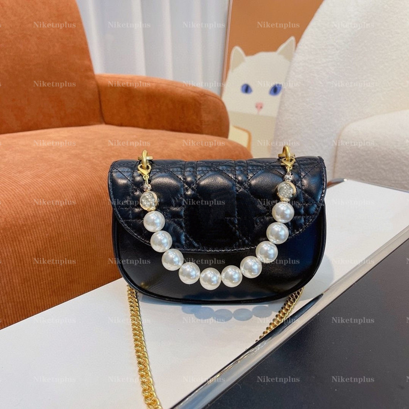 

Ss22 Leather Gold Chains Bags Crossbody Tote Pearls Chain Bag Classic Black White Shoulder Totes Luxury Fashion Pearl Portable Pattern Versa