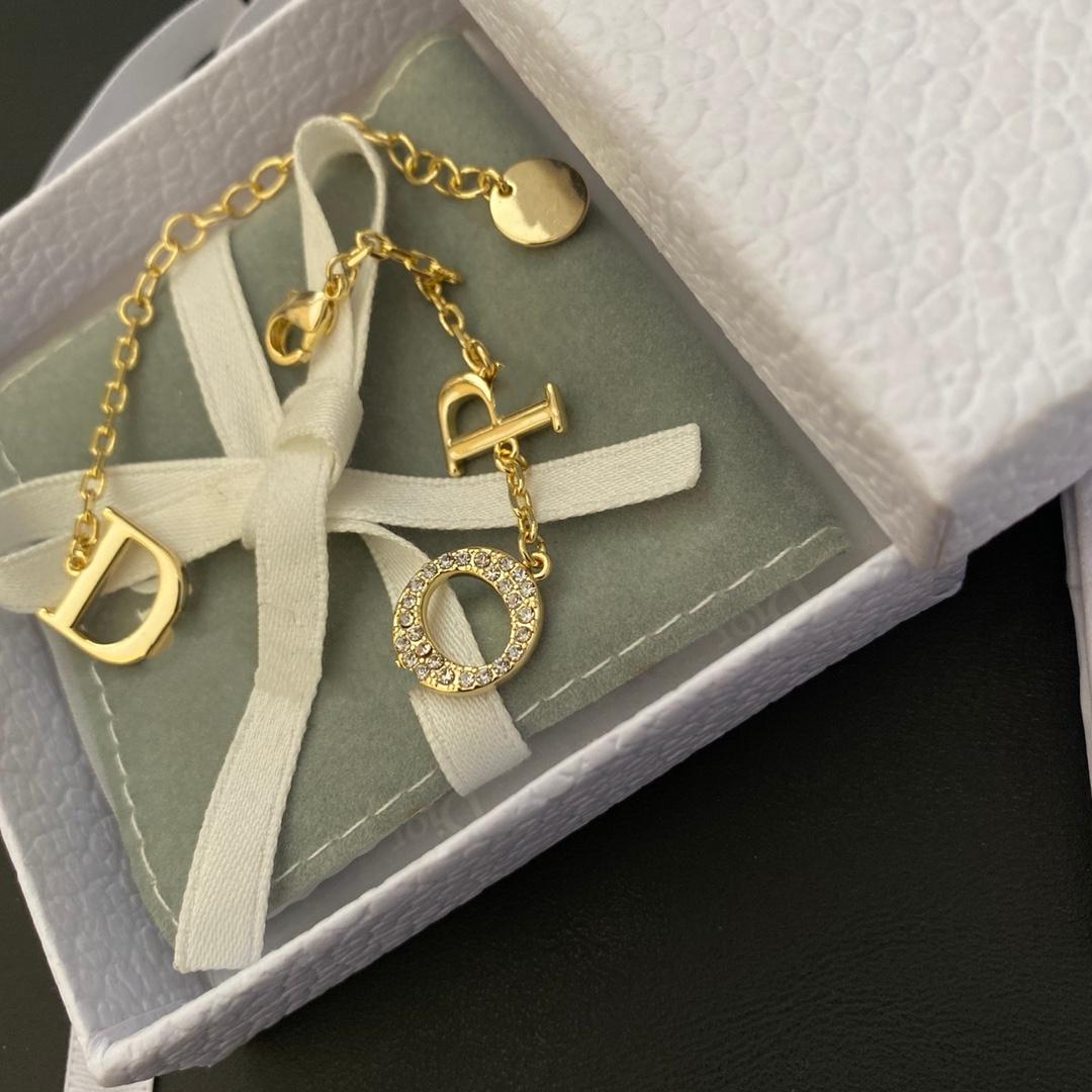 

Girls Charm Bracelets Jewelry Women gold letter Bracelet Bangles Stainless Steel Silver Love Heart Bangle For ladies gifts