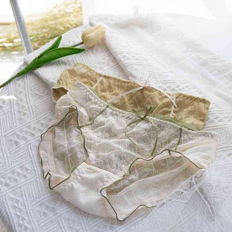 

Summer cute cat French lace underwear female sexy hollow out exquisite girl student middle waist briefs, Red