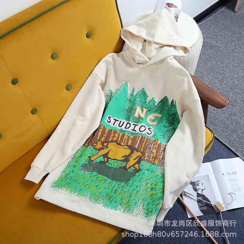 

2021 new AC early autumn long sleeve Hoodie Swedish minority coat animal print loose top women's wear, Creamy-white