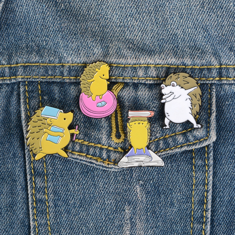 Cute Small Funny Hedgehog Cartoon Animal Enamel Brooches Pins for Women Female Demin Shirt Decor Fashion Jewelry Brooch Pin Metal Badge-image-746306075