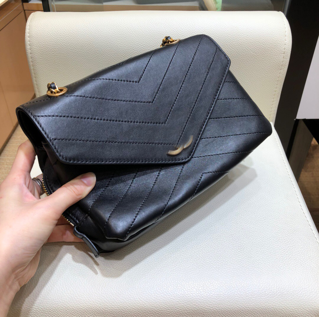 

The latest French designer ladies shoulder bag, 7A high-end customized quality fashion business and leisure brand
