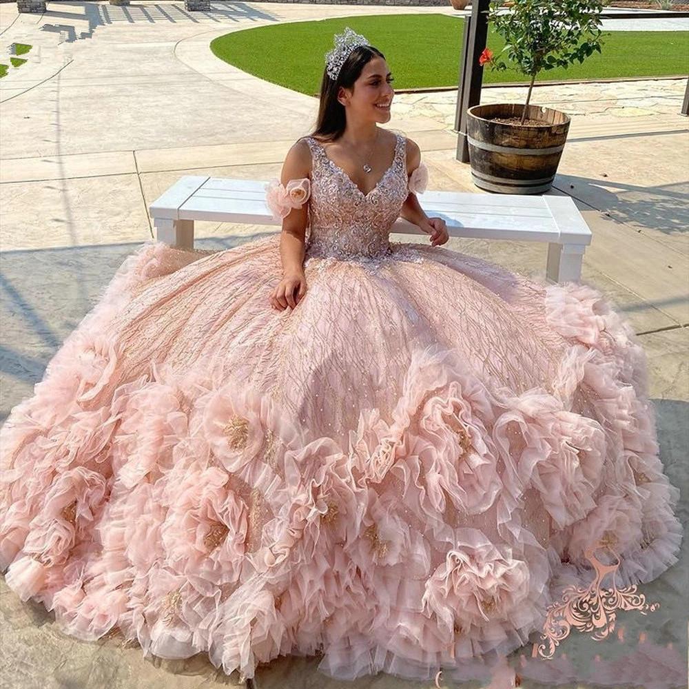 

Princess Pink Ruffles Quinceanera Dresses V Neck Sparkly Beading Sweet 16 Dress Pageant Gowns vestidos de 15 años 2021, Red