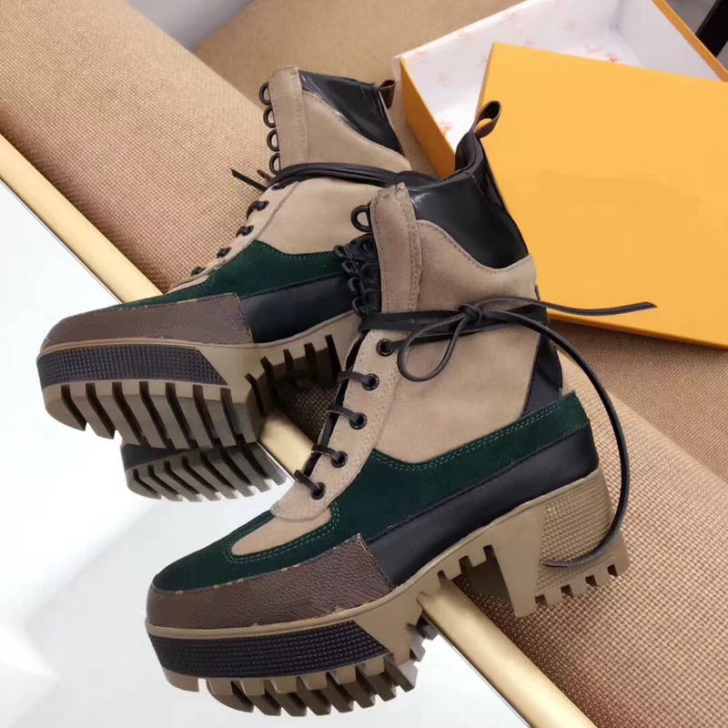 

2022 Luxury Designer Women Real Leather Platform Boots High Heels Runway Shoes Lace Up Black with Flowers Classical Goth Boots dfgegtrd