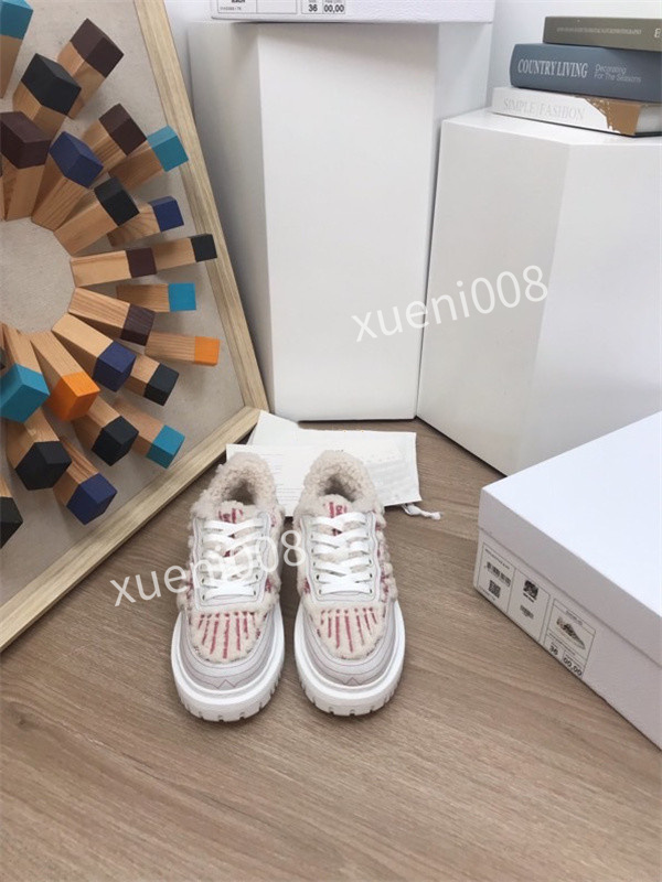 

2022 Quality fashion leather star women Designer boots 35-40 martin short autumn winter ankle Exquisite woman shoes cowboy booties by bagandshoe zh211002, 01