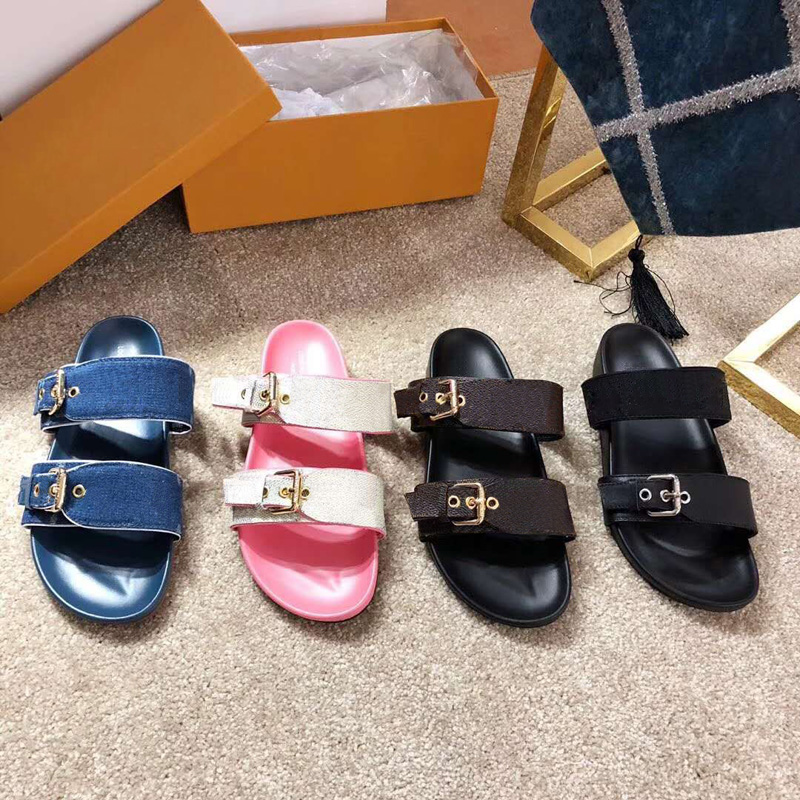 

Classic Couples style Women and men Fashion Designer Sandals Flat Slides Flip Flops slippers Woman Designers Sandal silde with box Size 35-46, White plaid