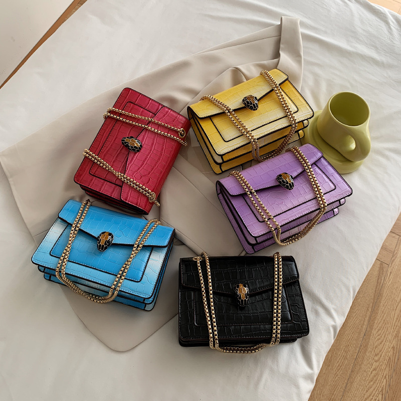 

Women Luxurys Designers Bags 2021 Pearl Chain Snake Head Fashion Brand Handbags Purses Designer Handbags Bag