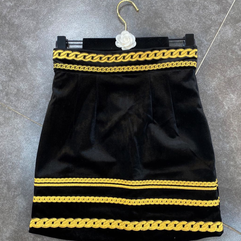 

Spring Arrivals Black Solid Color High Waist Embroidery Chain Velvet Texture Package Buttocks Skirt MZ353 210525
