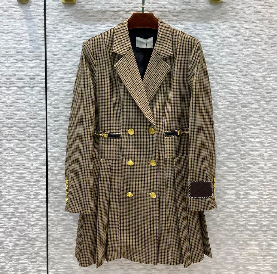 21fw Designer Robe Veste Collier à carreaux Femmes Collier sur une jupe Mode avec taille Tuck Jupes Tuccir Three-Double rangée Bouton de haute qu