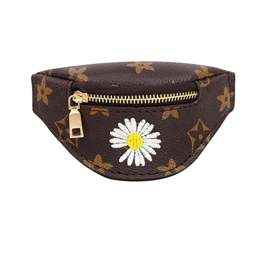 

Super Mini PU Leather Handbag Girls Kids Luxurys Designers Hand Bag Coin Purse Daisy Embroidery Bracelet Wallet Wrist Bags Tiktok Key Pack P, Black