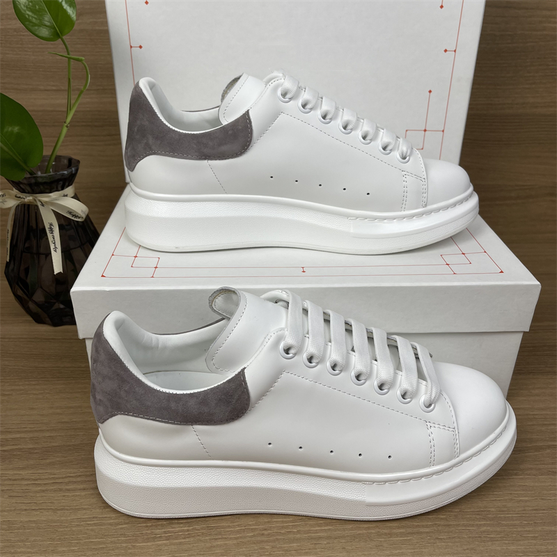 

2022 Top Quality Wedding Platform Casual Shoes Fashion Party Mens Womens Genuine Leather Velvet Black White Blue Flat Trainers Sneakers Witn Box Size 35-45, Customize