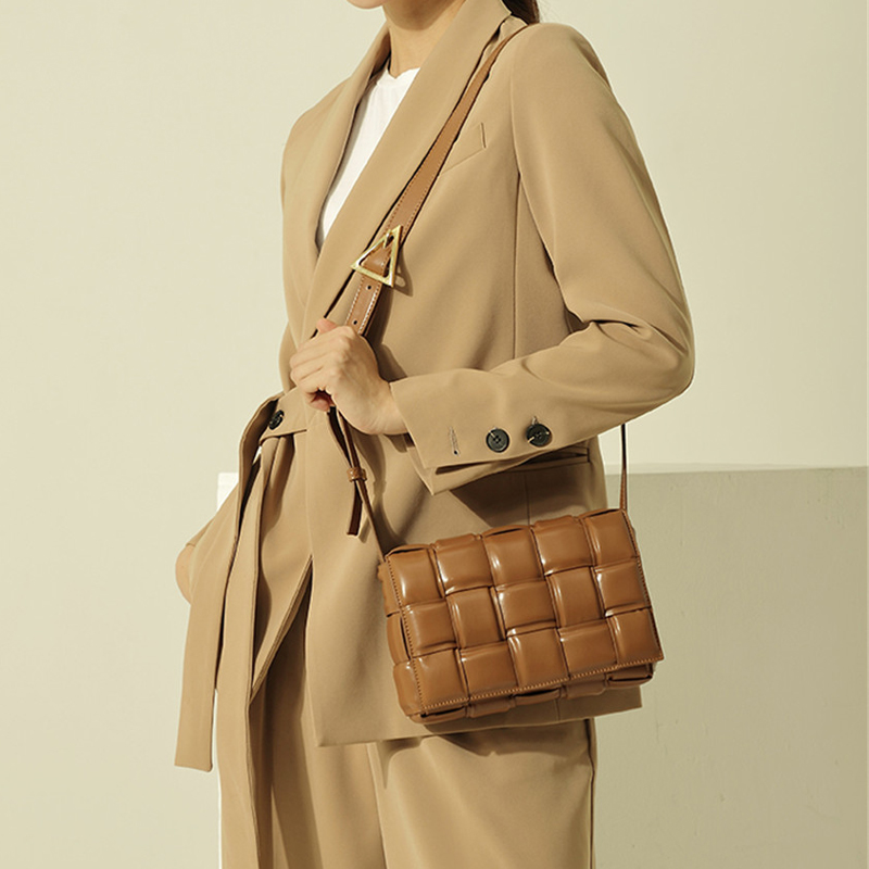 

unique design womens chain Fashion Bag comfortable leather woven style Totes handbag minimalist boutique essential Single Shoulder Messenger portable handbags, See chart