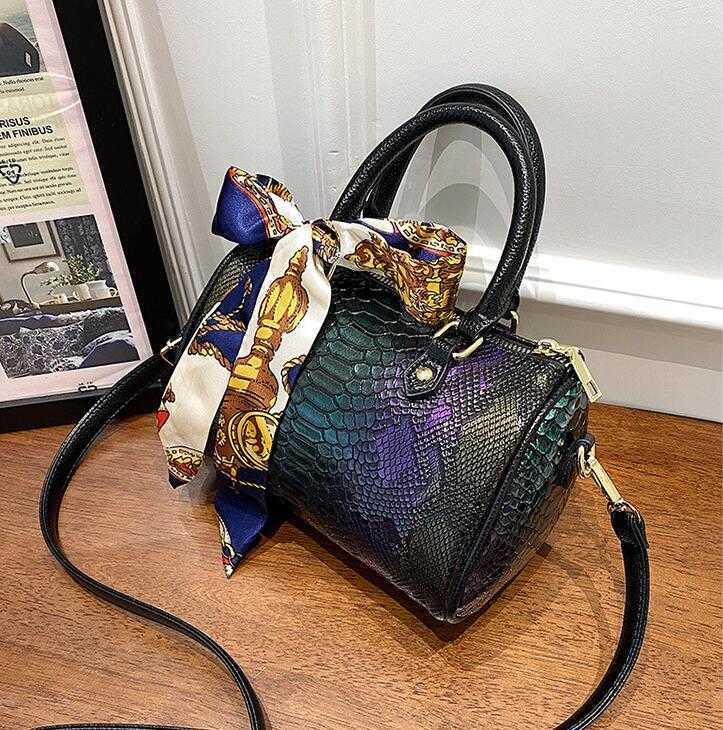 

Factory Outlet women leather messenger bag elegant fashion Ribbons handbags sweet small fresh contrast shoulder bags street trend crocodile handbag