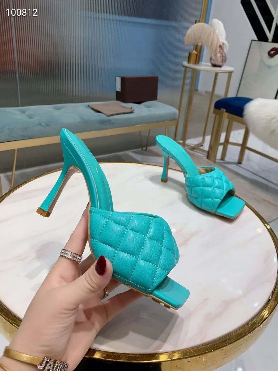 

2021The latest Matte leather checked shoes Square - mouthed, open-toed women flat heel hjkk001