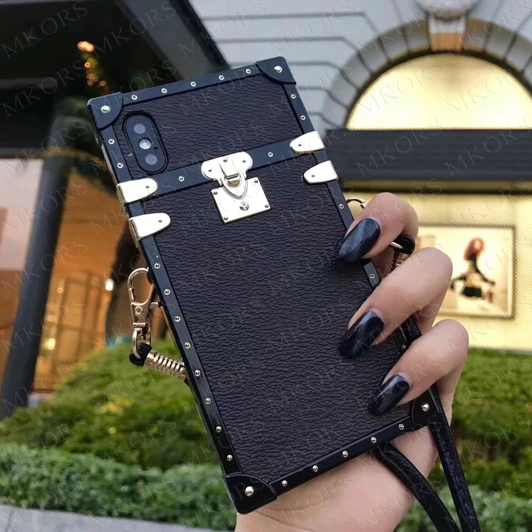 

Retro Print Letter Phone Cases for iPhone 14 14pro 13 Mini 13pro 12 12pro 11 PRO X XS MAX XR 7 7plus 8 8plus 6 6s Plus 11PRO TPU PU Leather Back Cover Fashion Show Designer, #3 black flower