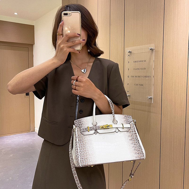 

70% OFF Women's 2021 Himalayan crocodile pattern large capacity women's lock Single Shoulder Messenger Bag simple handbag RU95, White