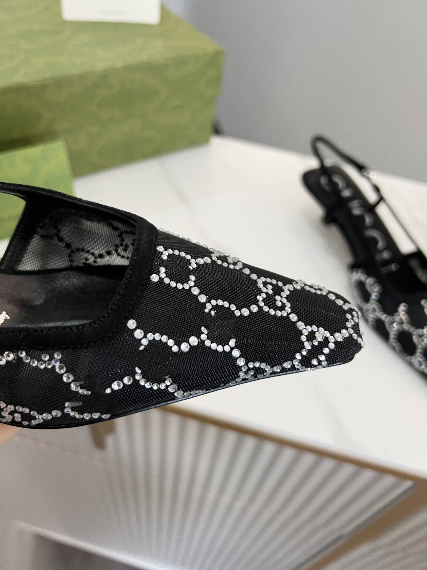 

2022 designers latest women sandals single shoes brand parchment material Italy real leather fairy bow decoration noble and elegant luxury size for 34-41, Black