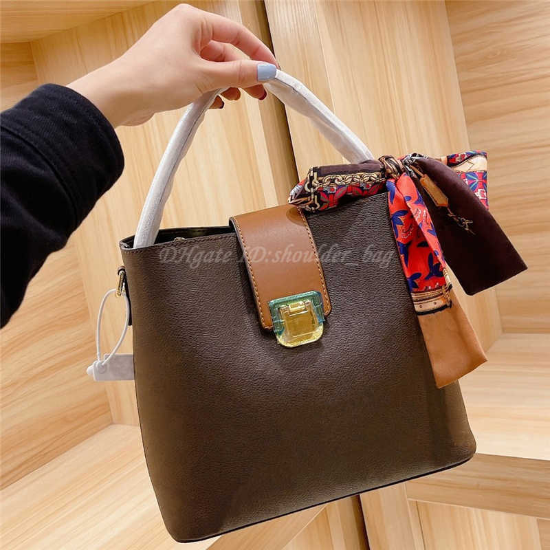 

CLASSIC FLOWER 2021 Women Fashion Luxurys Designers Bucket Shoulder Bag Handbag Purse Wallet Tote Wide Strap Crossbody Clutch Cosmetic Bags Classic, Just box
