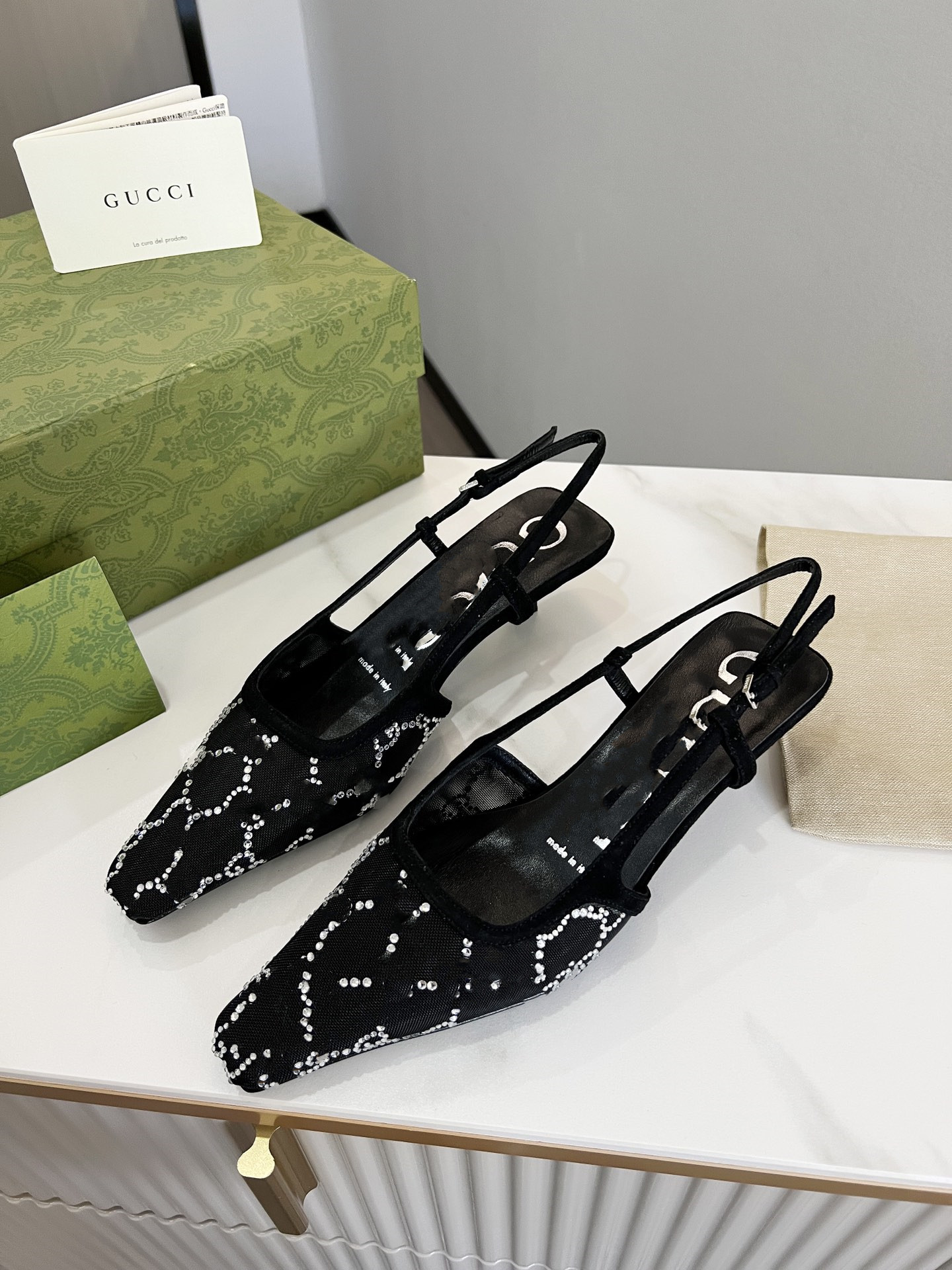 

2022 designers latest women sandals single shoes brand parchment material real leather fairy bow decoration noble and elegant luxury 34-41, Beige