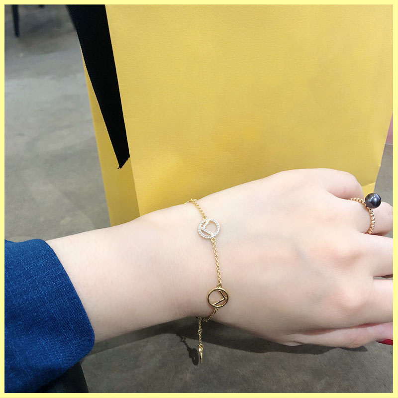 

Women Luxury Designer Bracelet chain Jewelry Designers Bracelets Gold Womens Letter F Chains Link Love Ornaments Sets Necklaces 21081004R