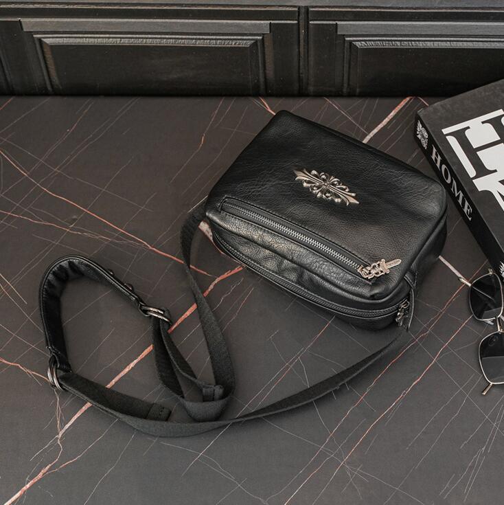

Factory wholesale men bag classic plaid postman handbag outdoor leisure multifunctional leather messenger handbags street trend rivet shoulder bags, Black1-3361