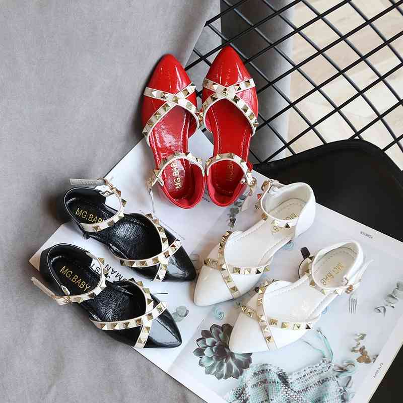 

2020 Summer Girls flat Heel Sandals Children Princess Rivet Little Kids Girl Fashion Roman Gladiator Party Gift Shoes Y200619, Black;red