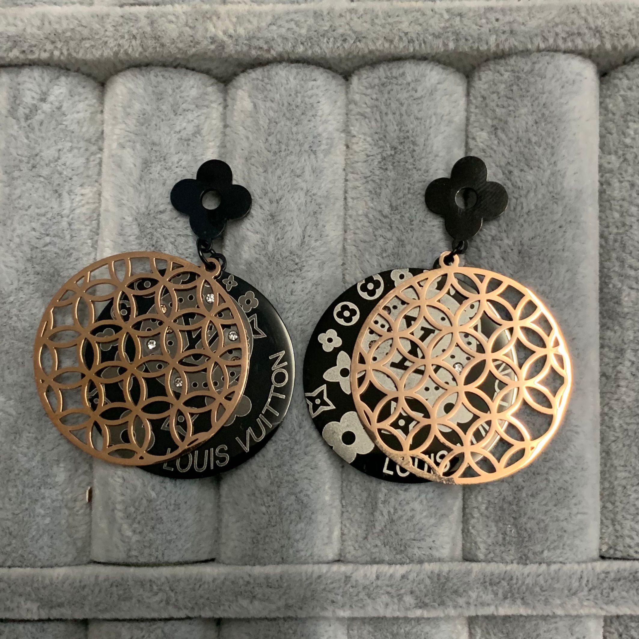 

Never fade High quality wholesale price women big large flower dangle pink Gold long black drop Earrings with letter For Girl Party Jewelry, Silver