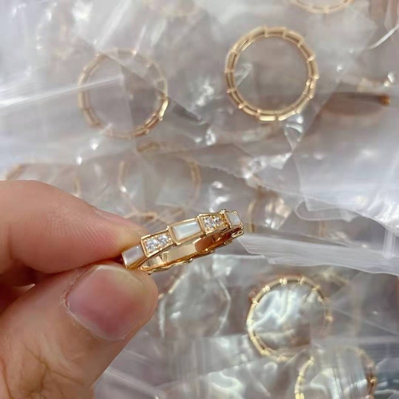 

S925 Silver Plated Seiko Snake Bone Ring Female 18k Gold Fashion Light Diamond Fritillary Carnelian Spirit BVL Luxury Jewelry