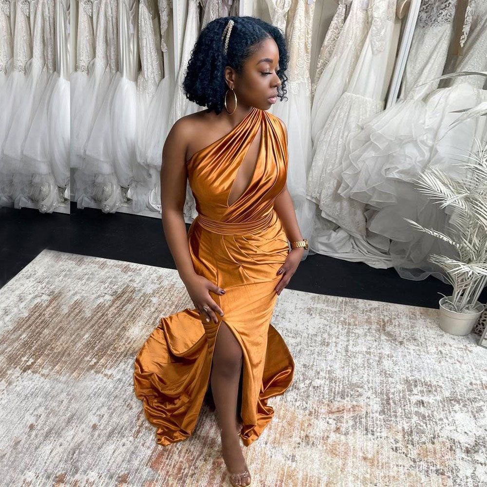 

Gold Mermaid Prom Dresses One Shoulder Plunging Neck Sleeveless Side Split Evening Gowns Pleated Satin Sweep Train Formal Dress, Brown