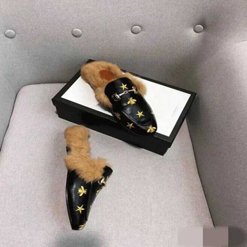 

2021 new Fashion Designer Women Fur Slippers Loafers Genuine Leather Mules Princetown Women White Black metal chain Casual Flat Shoes Slippers 35-41