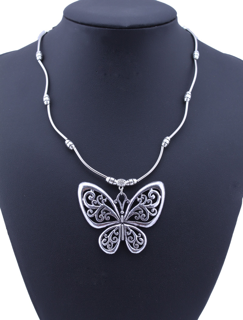 

New Arrival Vintage Ethnic Tibetan Silver Plated Bohemian Carved Hollow Butterfly Pendants Necklaces For Women Bijouterie Femme