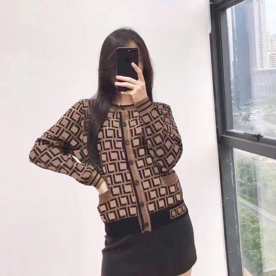 

Designer retro FF loge Women's Knits cardigan full of letters fashion Crew neck luxury long-sleeved shirt, Khaki