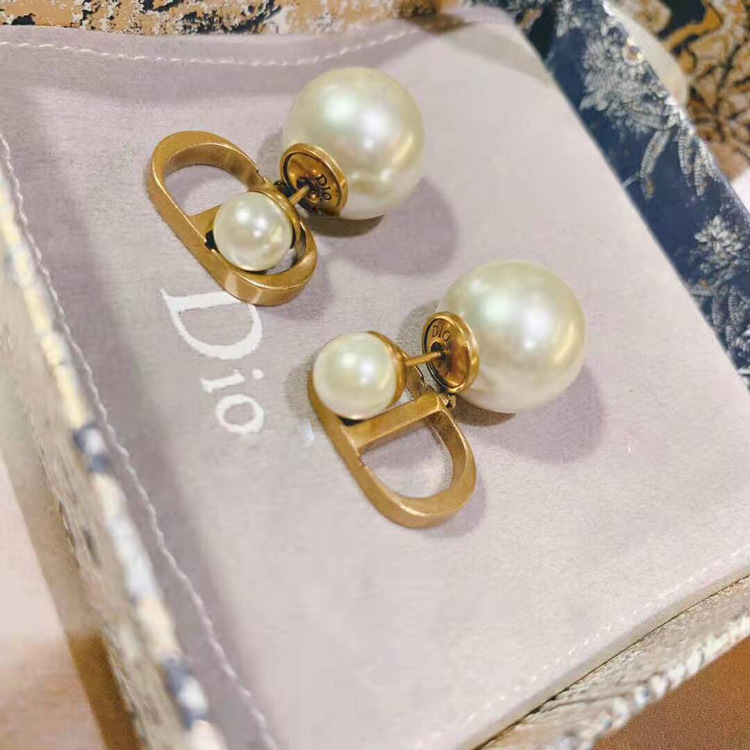 

Charm Fashion Earrings d Family / Dijia Cd Pearl 2021 Aofeng Brass Anti Allergy Silver Needle, Golden