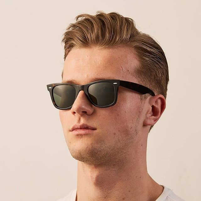 

Promotion High Quality Fashion Luxury Plastic UV400 Sports Polarized Sunglass