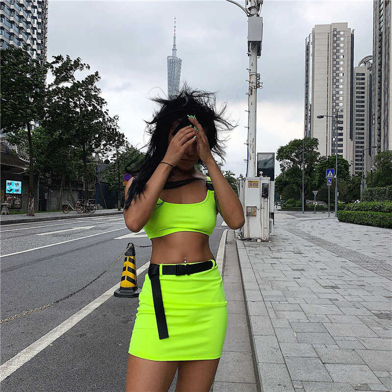 

Summer Buckle Band Skrit 2 Piece Set Women Neon Green Pink Streetwear Sets Belt Fashion Sexy Beach Outfits Casual Clothing Y0719, Packing bag