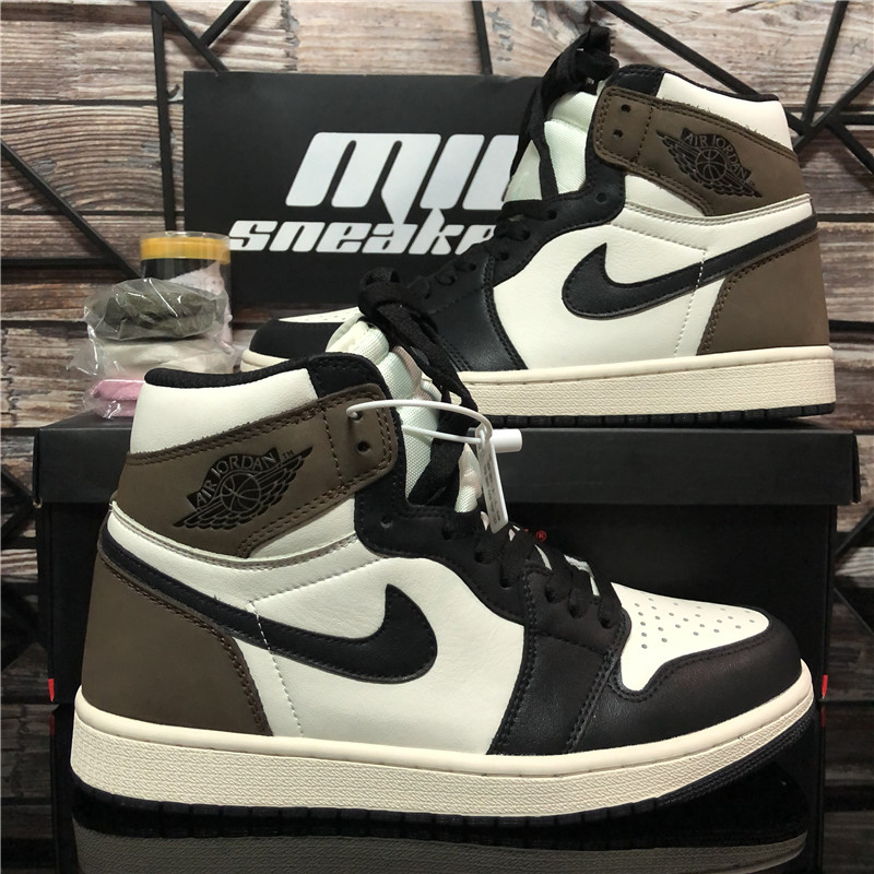 

Top Quality AJ Nike Air Jordan 1 Retro Jumpman Mens Basketball Shoes Smoke Grey Obsidian UNC Fearless Travis Scotts Court Purple Chicago Trainers Sneakers With Box, Gifts
