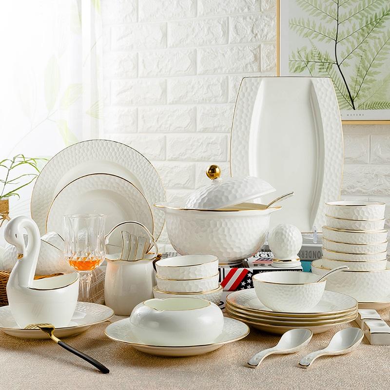 

Dinnerware Sets Christmas Gold Tableware Set Jingdezhen Bone Porcelain Bowls Dishes Ceramic Plates 60 PC Water Cube Chinese Gifts