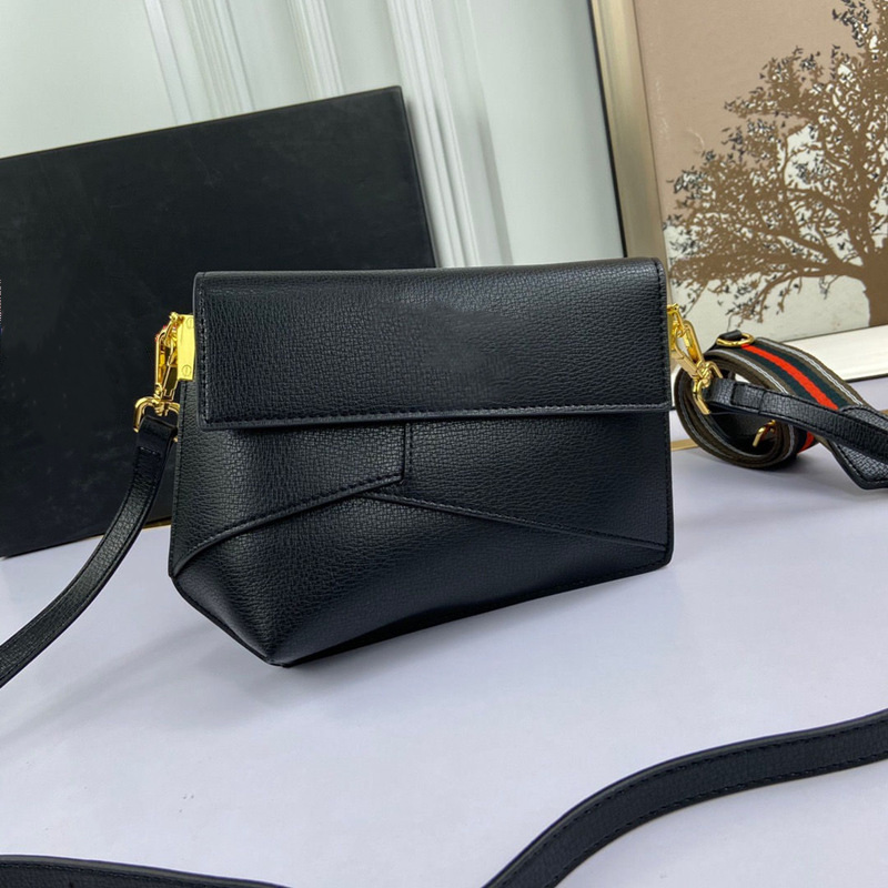 

High Quality Shoulder Bags Metal lettering logo designer Leather and calfskin handbags ladies Gold-plated accessories CrossBody outdoor leis