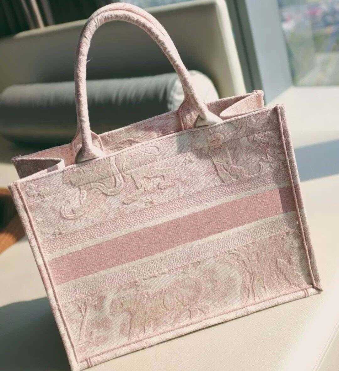 

21ss Designer Bag Embroidered Tiger Pattern Large Capacity Luxury Big Brand Shopping Handbag Handmade Double-sided Flower, Gray