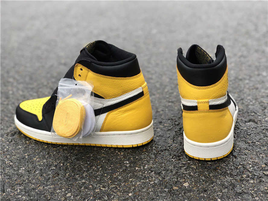 Jumpman authentique 1 Chaussures de basket-ball de haut en haut de haut en haut Noir et jaune Toile Sports Shoelace Boîte à chaussures Taille com