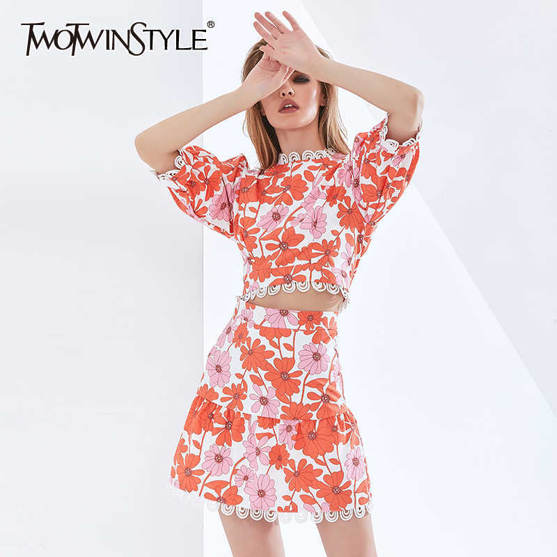 

TWOTWINSTYLE Lace Print Floral Two Piece Set For Women Puff Sleeve Tops High Waist Skirts Elegant Sexy Sets Womens Clothing 210708, Red