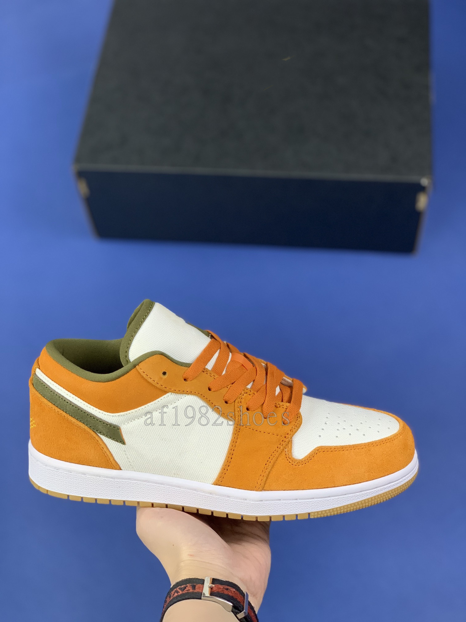 

Mens 1s Low Sail Orange Olive Basketball Shoes 1 Sports Sneakers Women Mens Outdoor Trainers, Sky blue