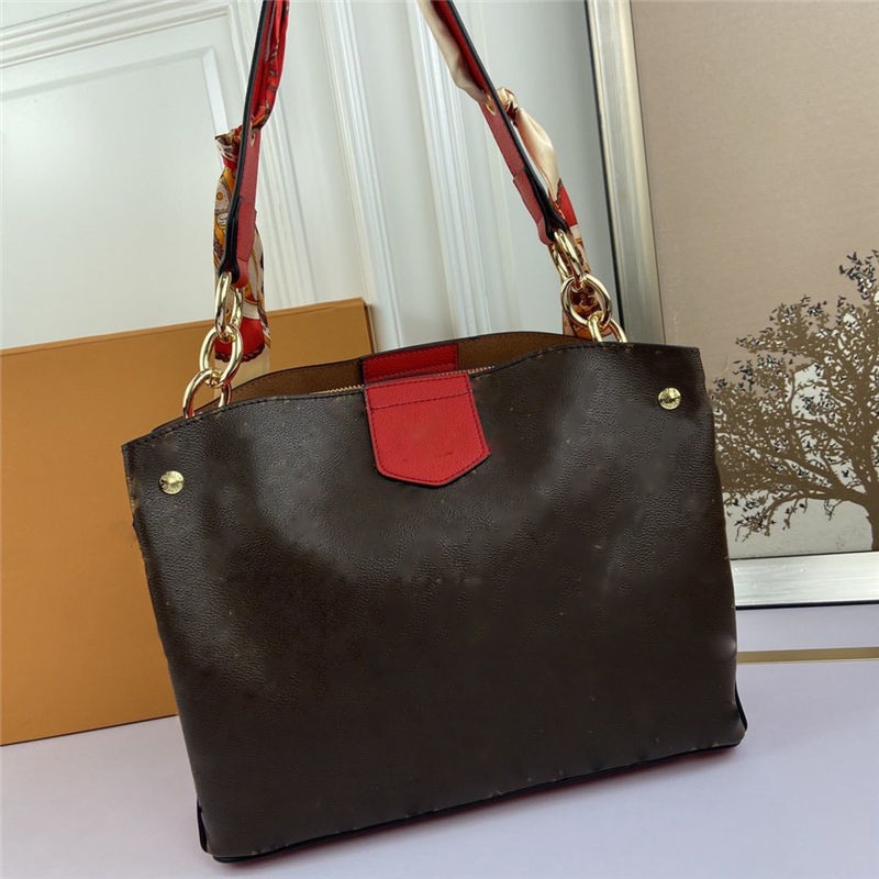 

2021 Old Flower Pallas PortableLady Brown Shoulder Bag Fandbag Female Handbags Size: 30*24*13 V-107