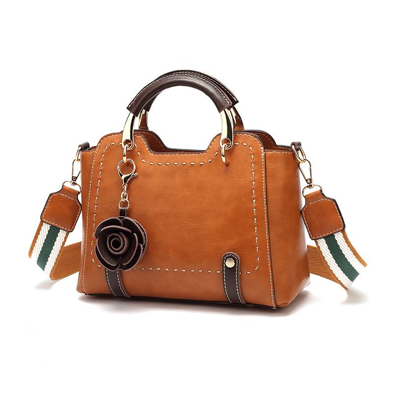 

Hobo 2022 Luxury Women Handbag Flowers Pendant Fashion Boston Bags Single Shoulder Bag Female Crossbody Ladies Messenger