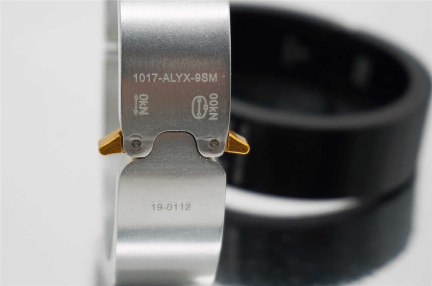 

Alyx Rollercoaster Bracelet Men Women 1017 Alyx 9sm Bracelets 1:1 High Quality Austria Lasered Cuff Buckle Clasp Q0722