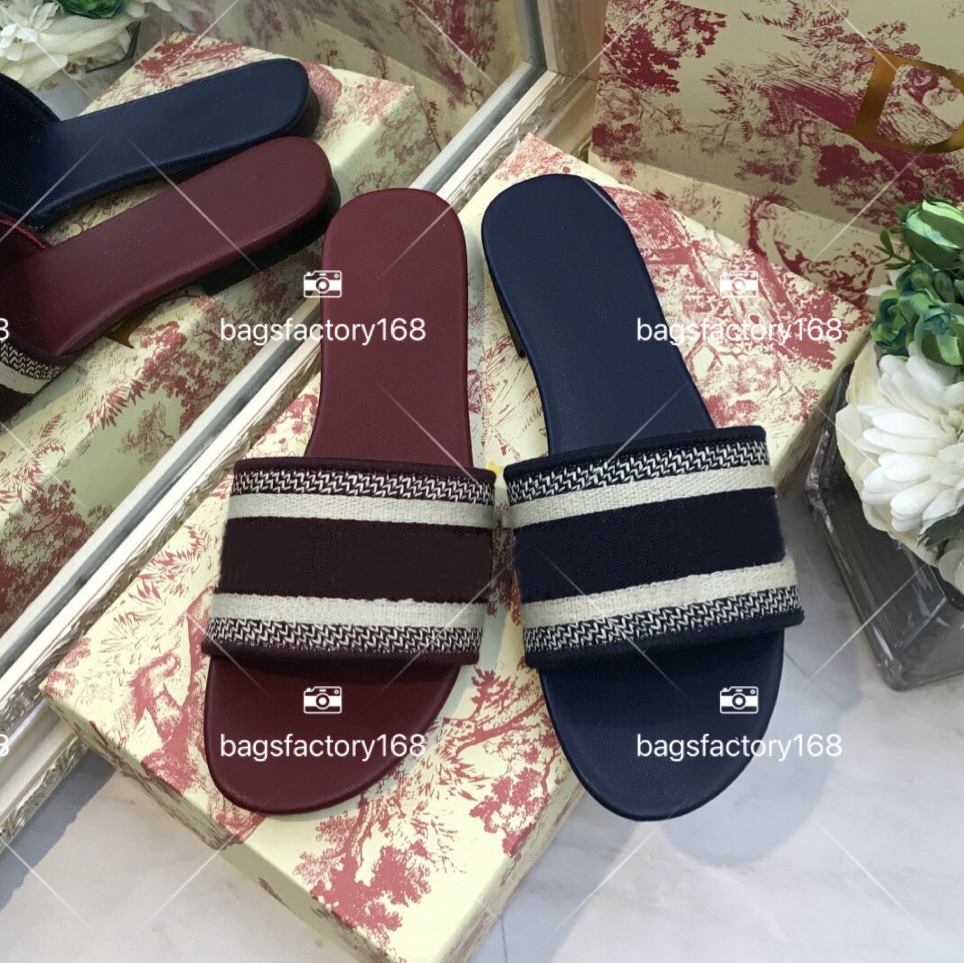 

Ladies Classic Big Brand Design Printing Embroidery Color Slippers Beach Shoes SandalsTravel Must Go With Casual Socialite Wind, Clear