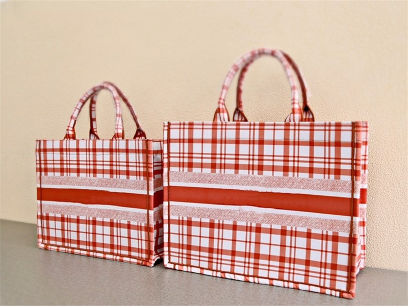 

Chian Shoulder Bag Women Purse Handbag Fashion Genuine Leather Sheepskin Rhombic Pattern Embroidery Big Rivet Hasp High Quality Bags, 41cm