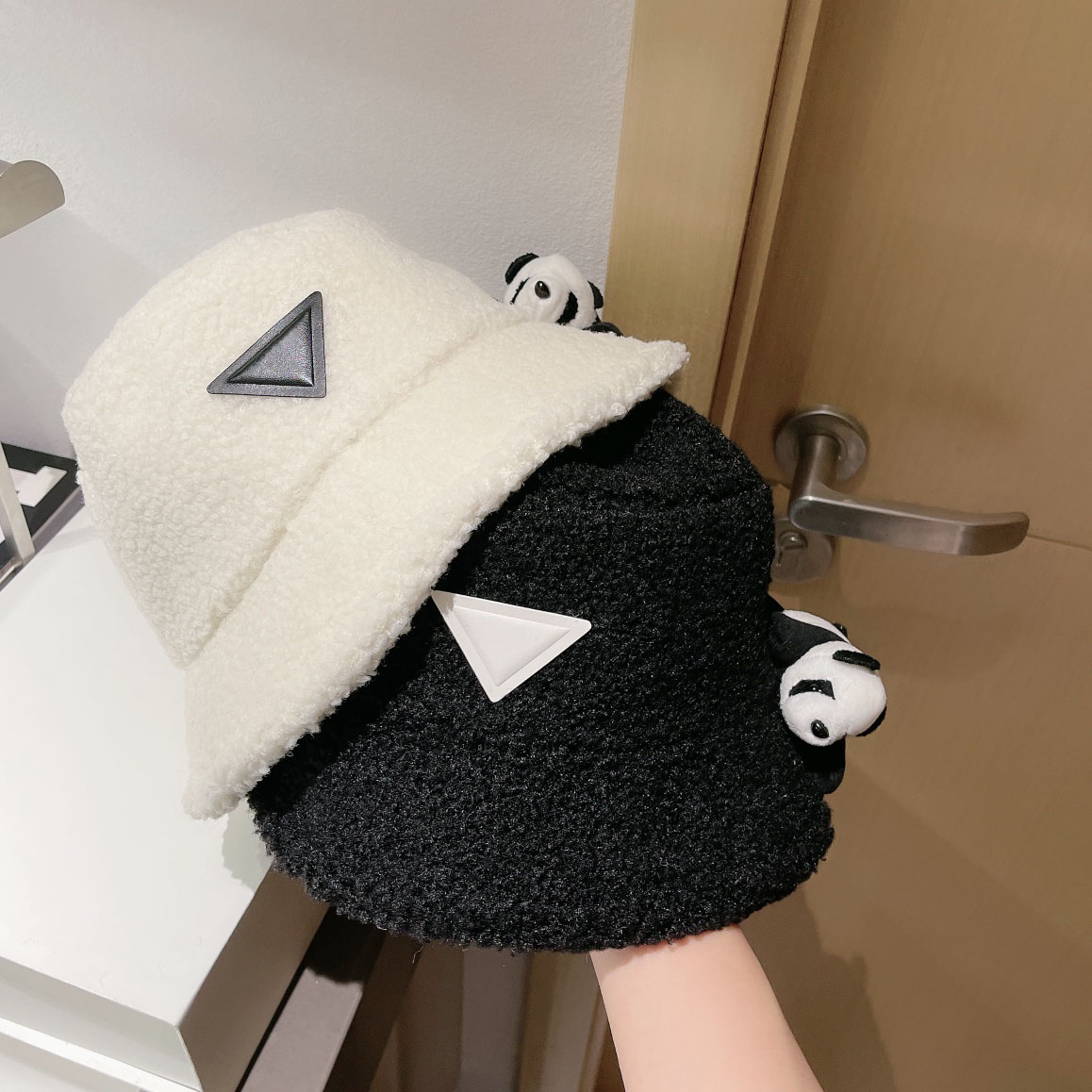 

Luxury Fashion Designer Bucket Hat 2021 Winter Street Trend Panda Doll Boutique hat, suitable for both men and women, 2 colors, Blue;gray