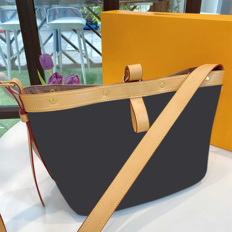 

Drawstring Bag Designer Bags Handbags Leather High-capacity Fashion brand Evening party Shopping occasions 4 Colors With exquisite packaging size 30-12-26 cm, Beige