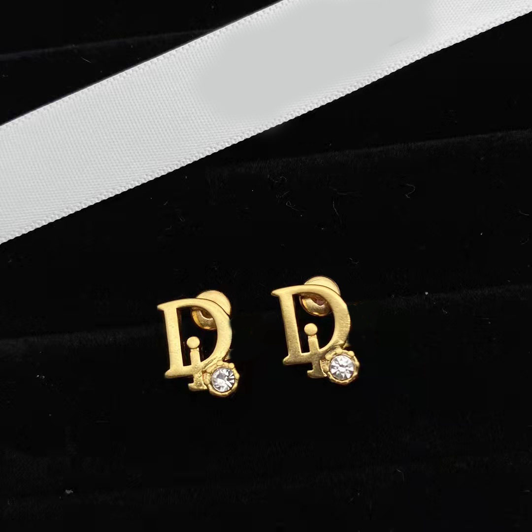 

D Home Fashion Simple Letter Stud Earrings Women All-match Jewelry